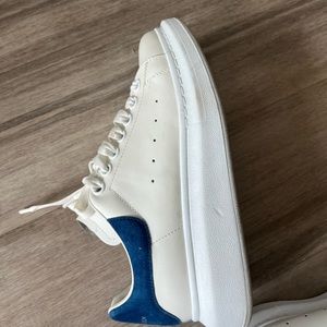 ALEXANDER MCQUEEN BEAUTIFUL WOMNS RUNNER